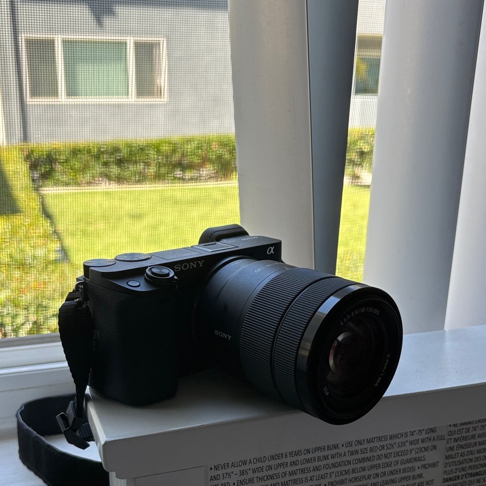 Sony Black Mirrorless Digital Camera